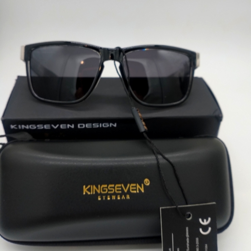 Unisex Kingseven Designer Polarized Black Sunglasses With Stripes.